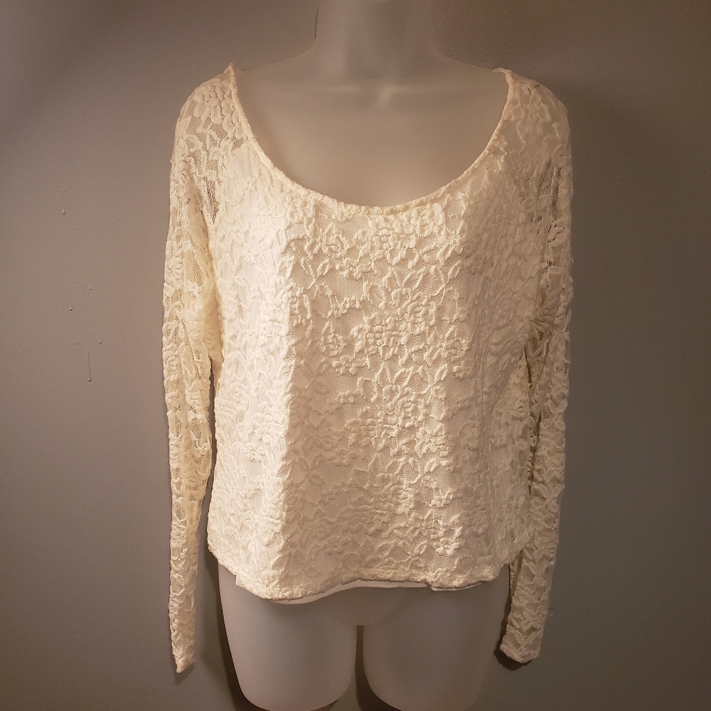 Lace forever 21 cropped lace shirt